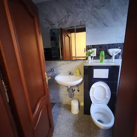 Einzellzimmer Mit Extra Bad 25 Apartment Nuremberg